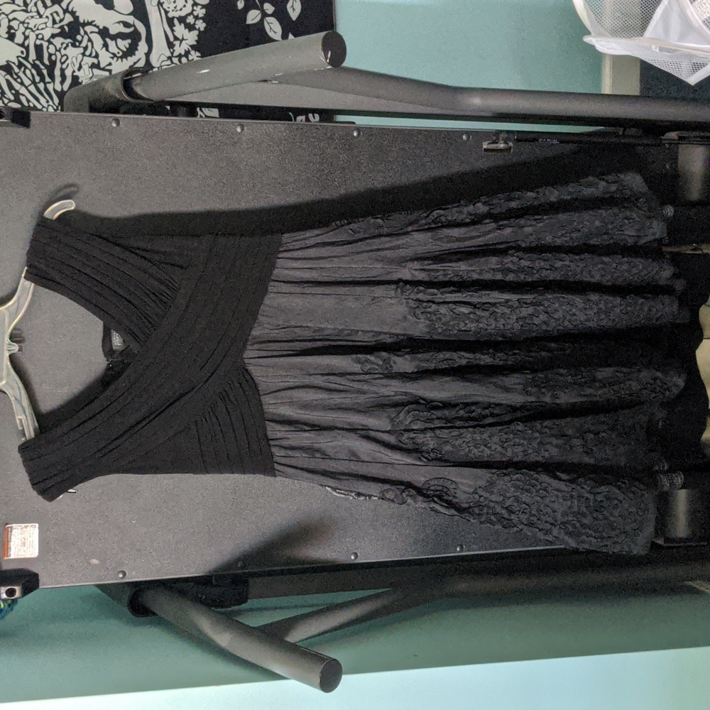 Adrianna Papell Black Textured Fit-and-Flare Midi Dress